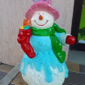 Садовая фигура "Снеговик с подарком" - 1